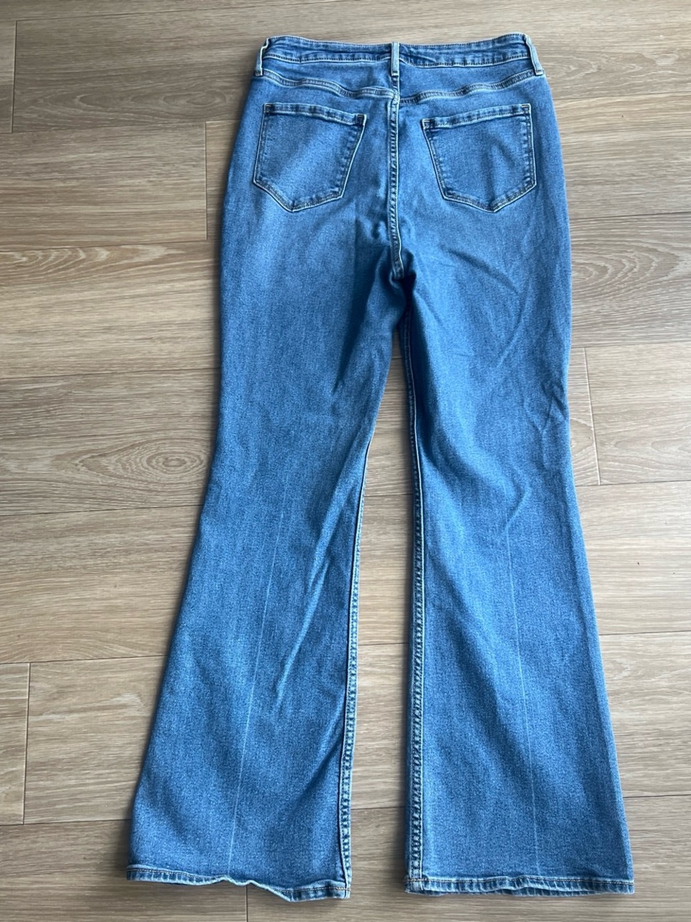 Old Navy Flared Women's Jeans - Picture 1 of 3